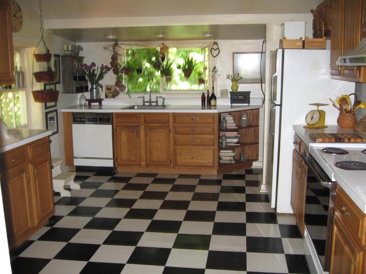 B&B On Seven Acres With Private Bed & Bath Clinton Corners Exterior photo