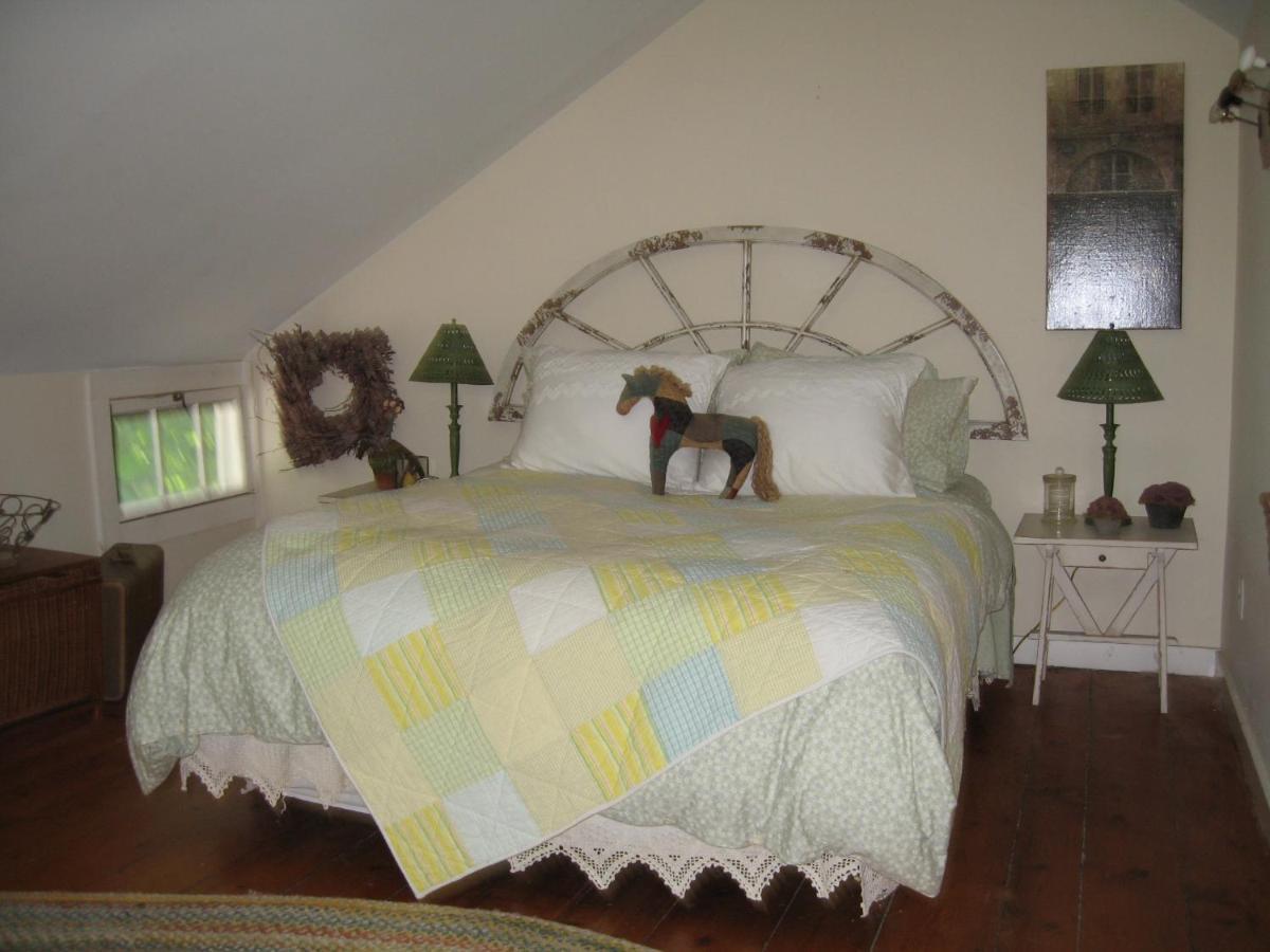 B&B On Seven Acres With Private Bed & Bath Clinton Corners Exterior photo
